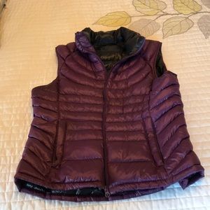 PACKABLE goose down puffer vest size medium